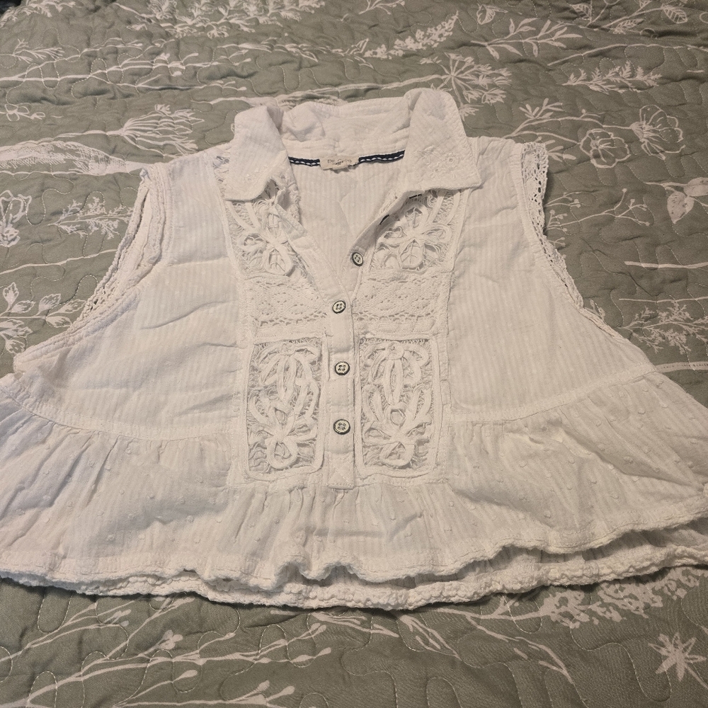 Pilcro White Sleeveless Embroidered Button-Front Top